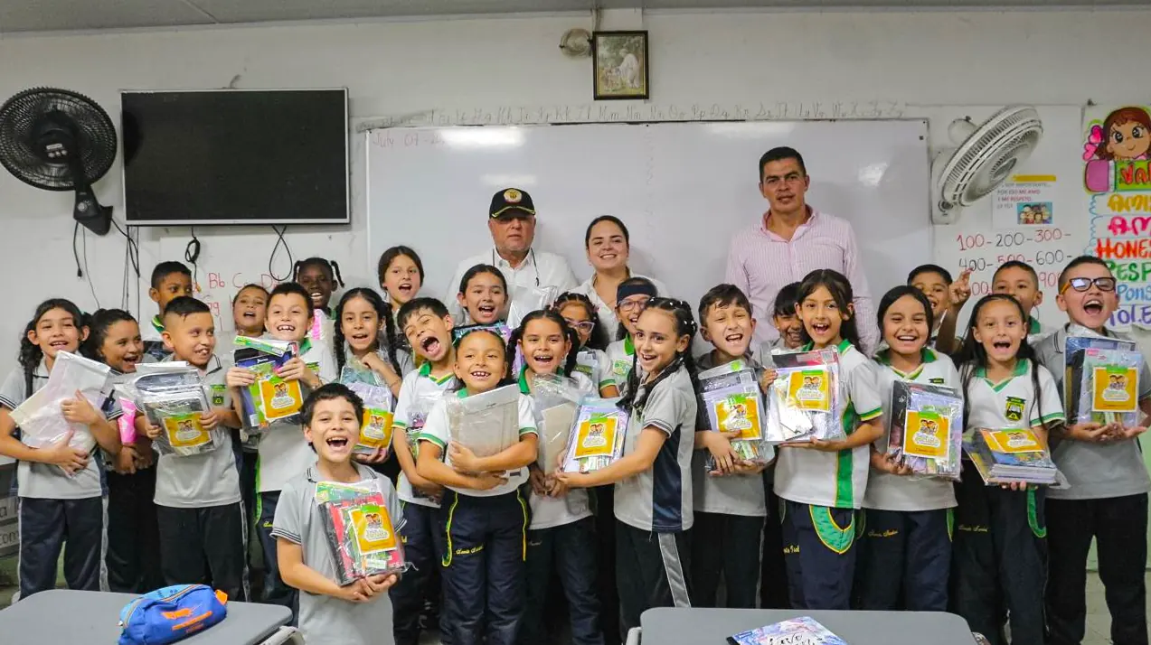 En una semana la estrategia ‘Útiles siempre Útiles’ he entregado más de 10 mil kits escolares en Dosquebradas