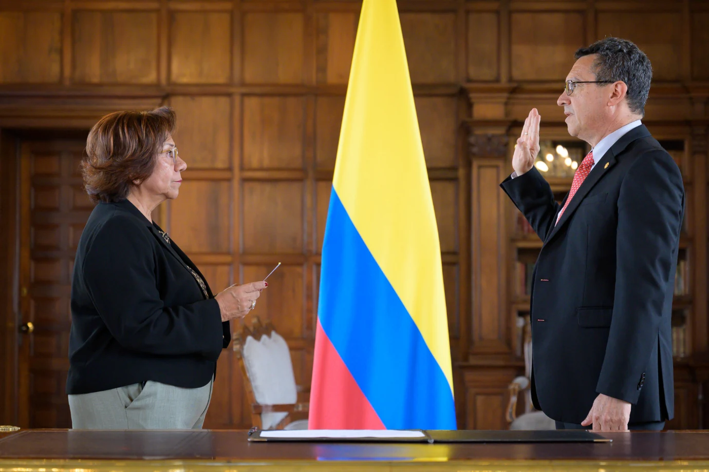 Canciller (E) Rosa Yolanda Villavicencio posesionó a los nuevos embajadores de Colombia en Marruecos y Finlandia