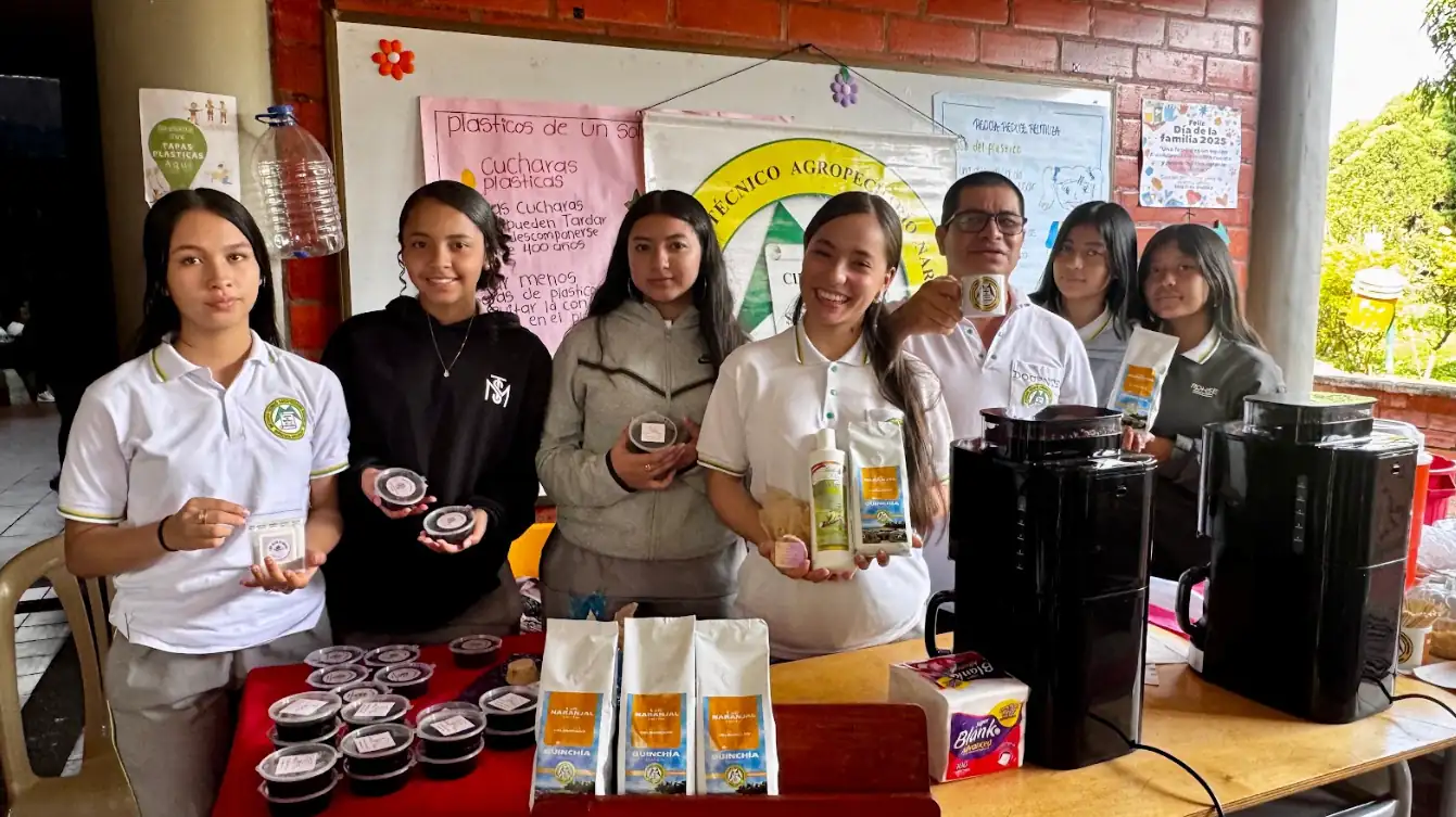 Secretaría de Educación de Risaralda llegó al municipio de Guática con su oferta de servicios