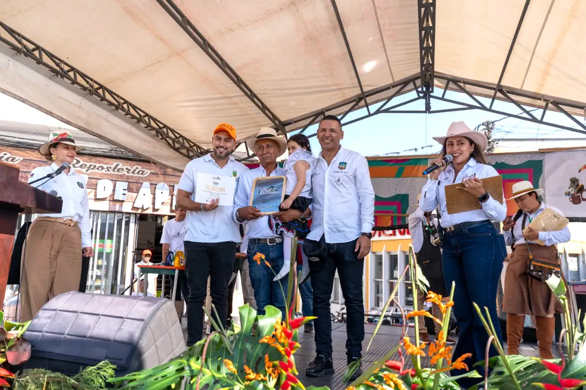 Apía se vistió de aroma y orgullo cafetero con la 6ª versión de la Calle del Café