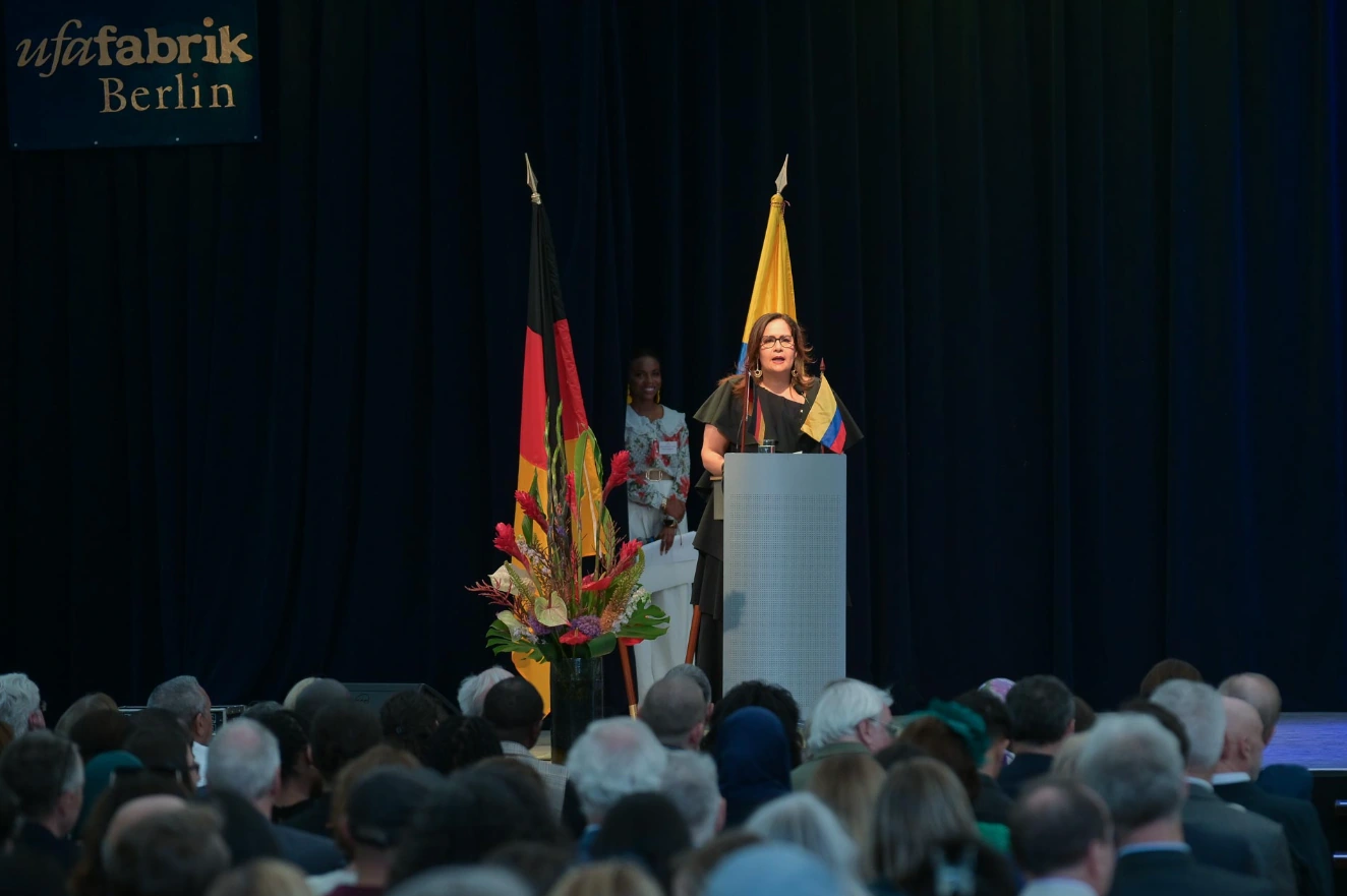 Convocados por la Embajada de Colombia en Alemania, alrededor de 1800 personas participaron en las celebraciones del Día de la Independencia Nacional de Colombia #20dejuliocondignidad