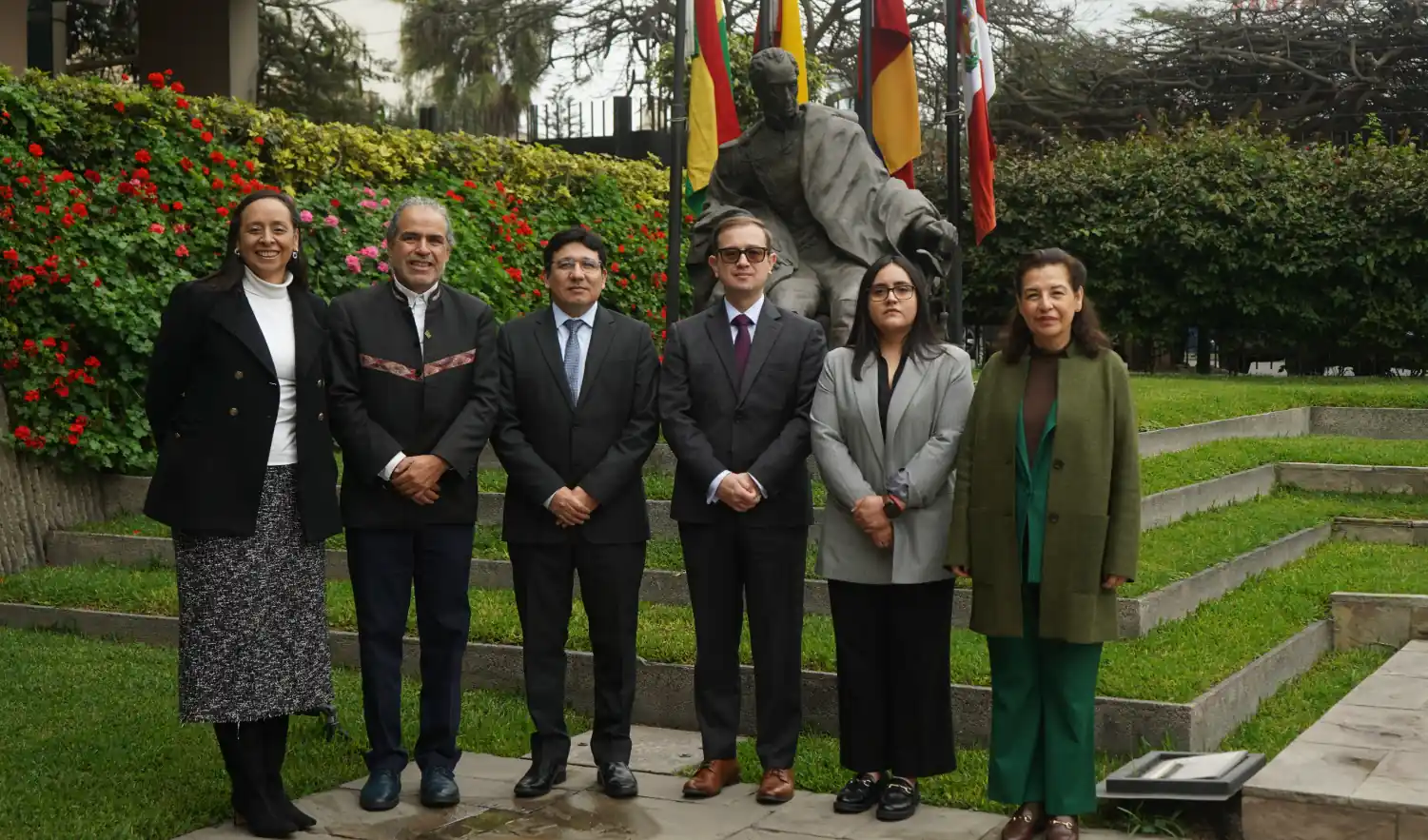Colombia impulsa acciones regionales contra la minería ilegal en la Comunidad Andina
