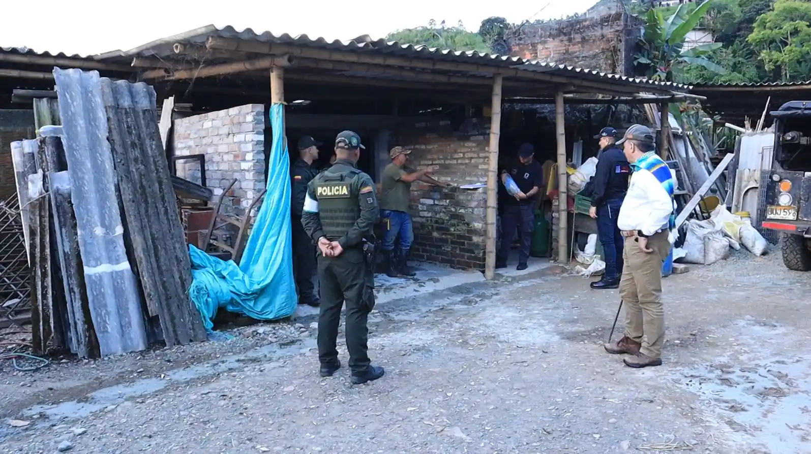 CARDER lideró operativo que desmanteló matadero clandestino que contaminaba el río Otún
