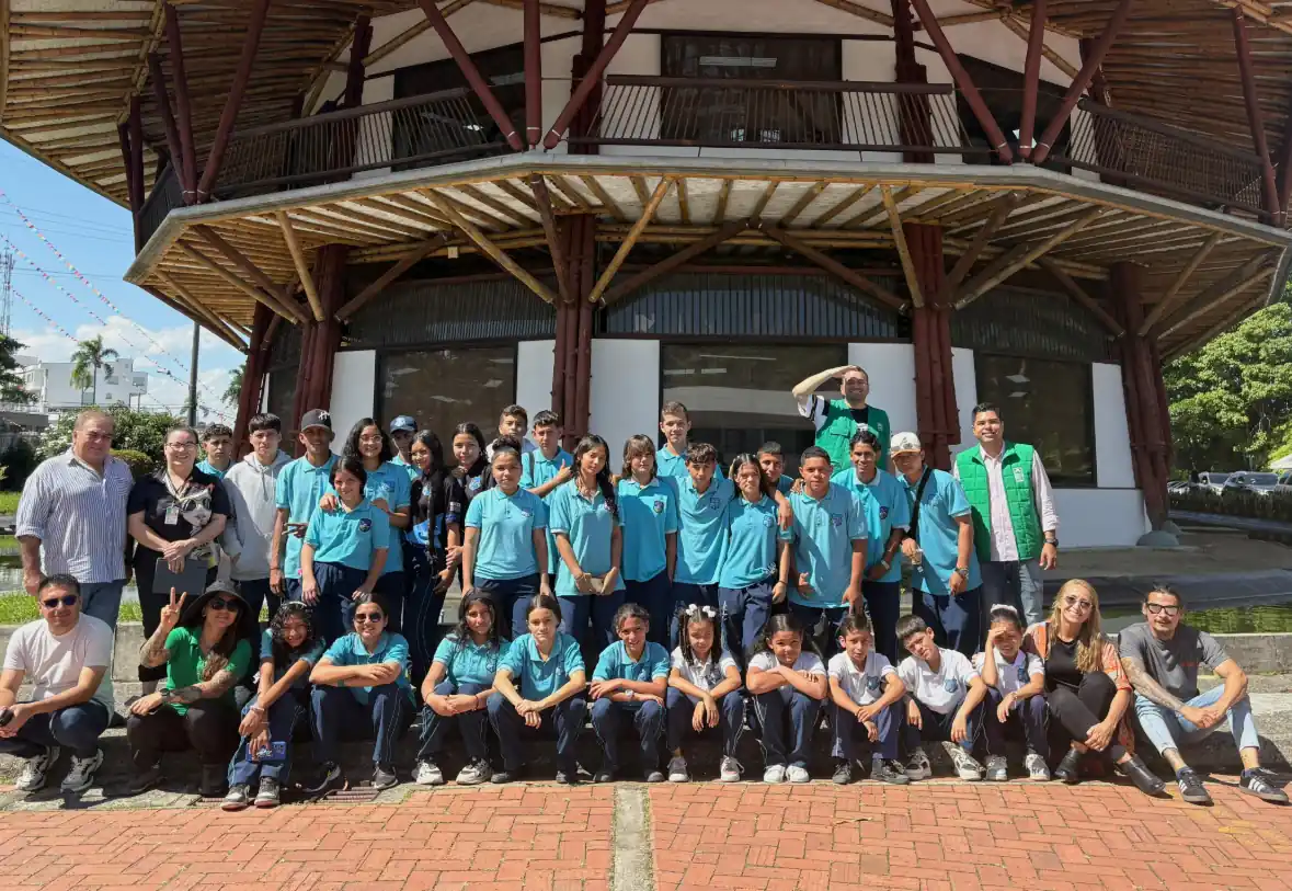 La CARDER recibe a estudiantes de la Institución Educativa La Carbonera en el programa ARCA Ambiental “Aula viva de experiencias ambientales”