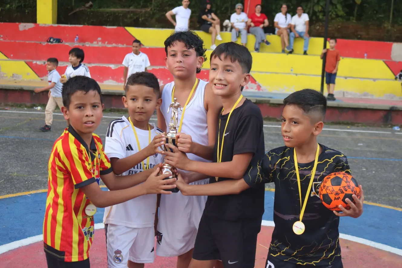 Copa El Poblado: tres jornadas de deporte, goles, alegría y unión comunitaria