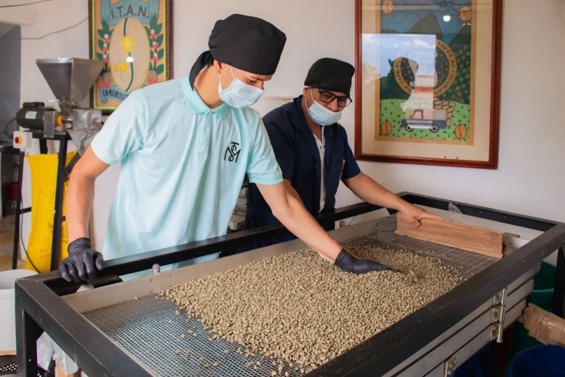 Estudiantes de Quinchía hacen realidad el sueño de tener su propia marca: “Café Naranjal” ya está en el mercado local