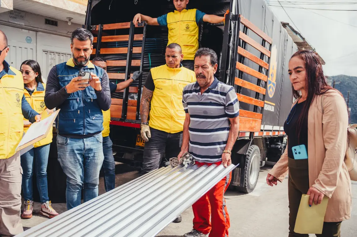 Gobernación entregó ayuda humanitaria a comunidades de Pueblo Rico afectadas por las lluvias