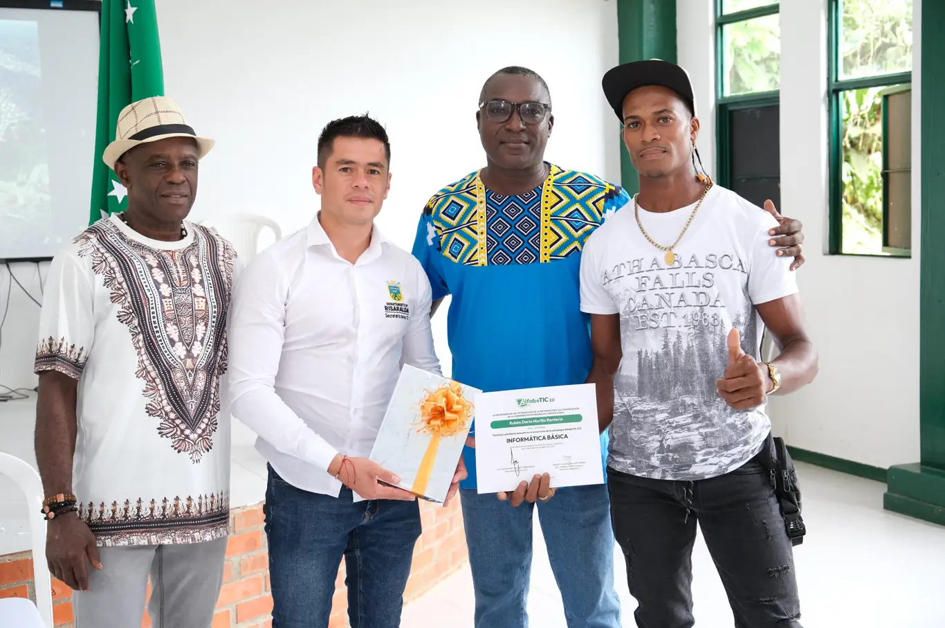 Risaralda fortalece el conocimiento digital con el programa Alfabetic 2.0 en Apía y Santa Cecilia