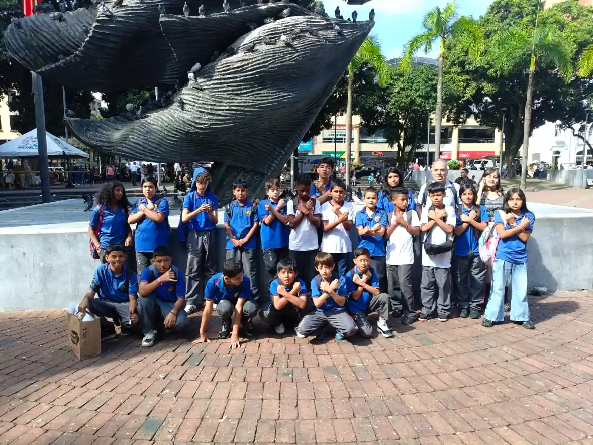 Estudiantes de la Escuela la Palabra disfrutaron de un recorrido por las zonas culturales de Pereira