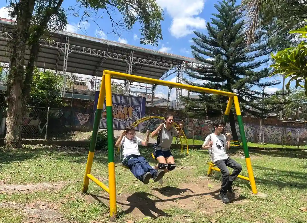 Alcaldía de Dosquebradas transformó 10 escenarios deportivos e instalará 5 nuevos parques infantiles