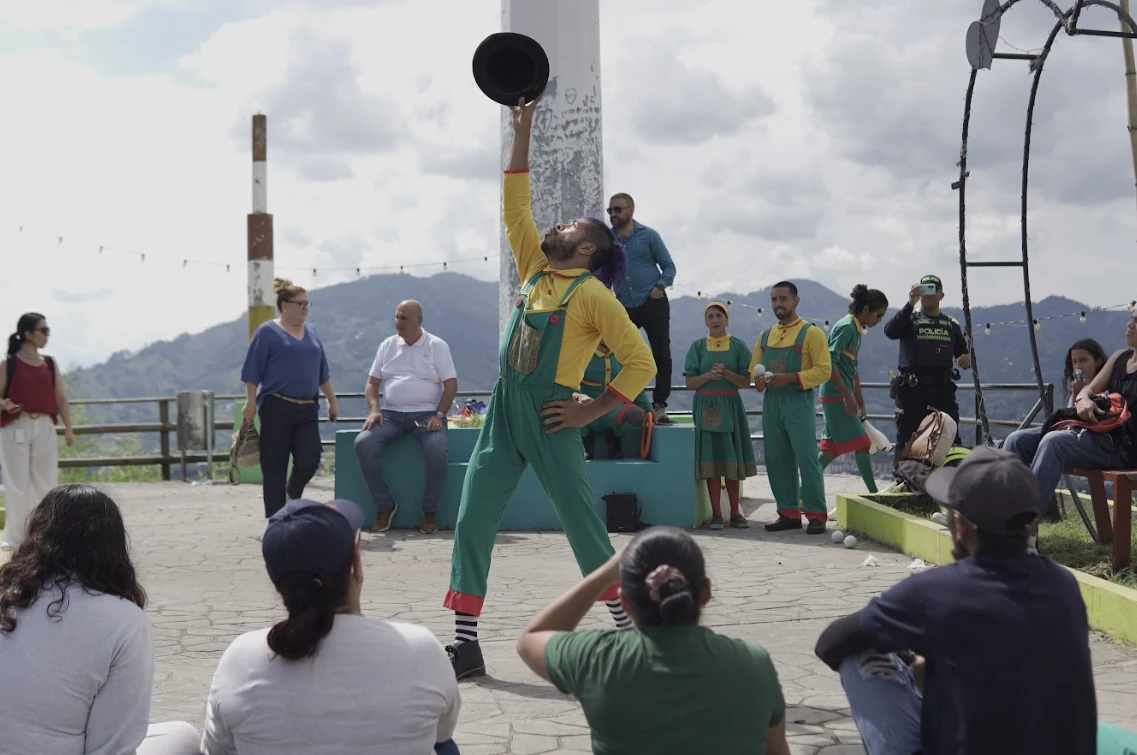 Megabús y Megacable apoyan la resocialización de jóvenes de la Fundación Hogares Claret