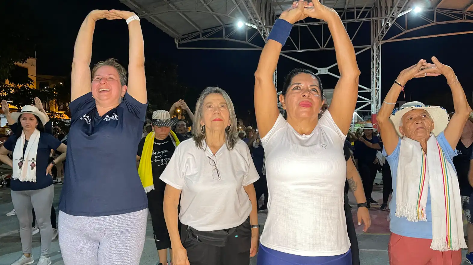 Con poncho y sombrero, el programa Hábitos y Estilos de Vida Saludable llenó de alegría al sector A del Parque Industrial