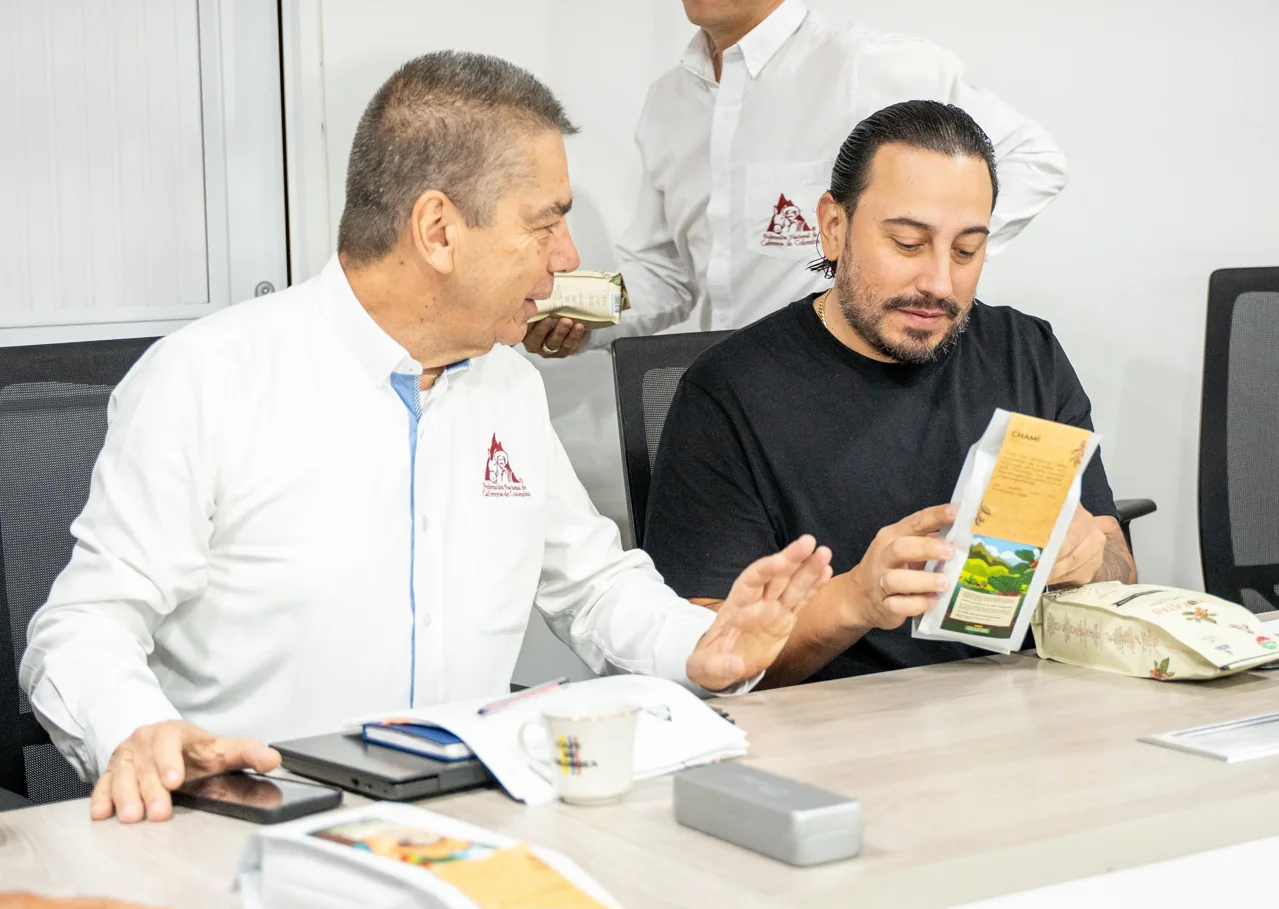 Gobernador de Risaralda propone al Comité de Cafeteros administrar distritos de maquinaria amarilla y anuncia inversiones viales y productivas