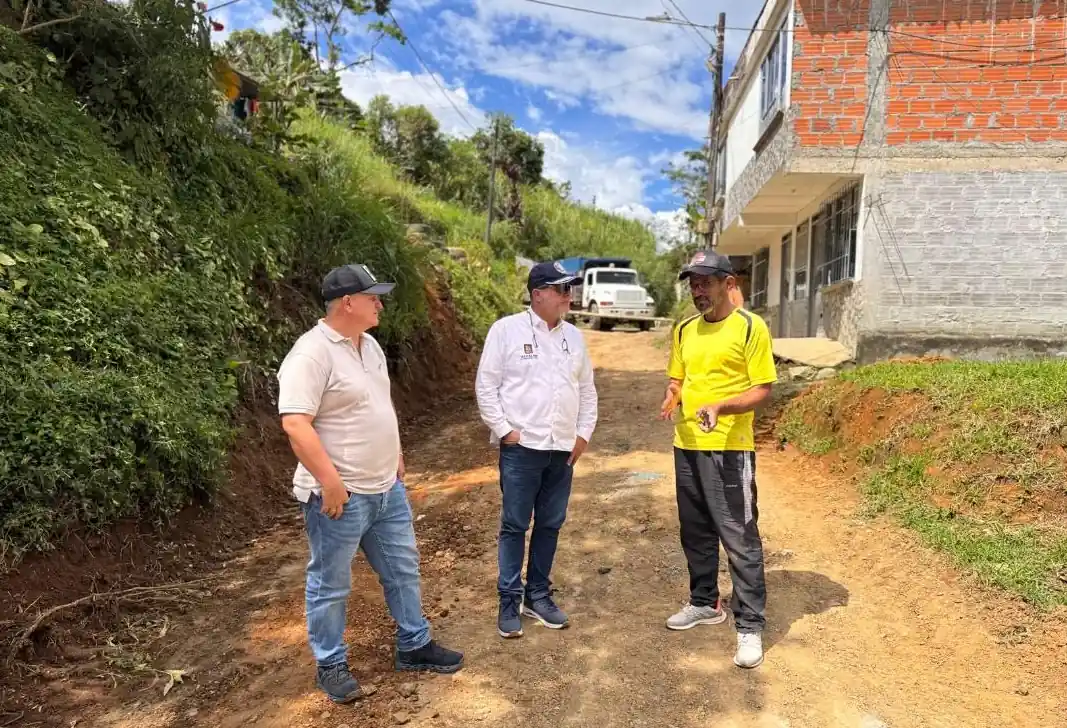 Dosquebradas fortalece la movilidad rural en la vereda La Unión con obras de placa huella