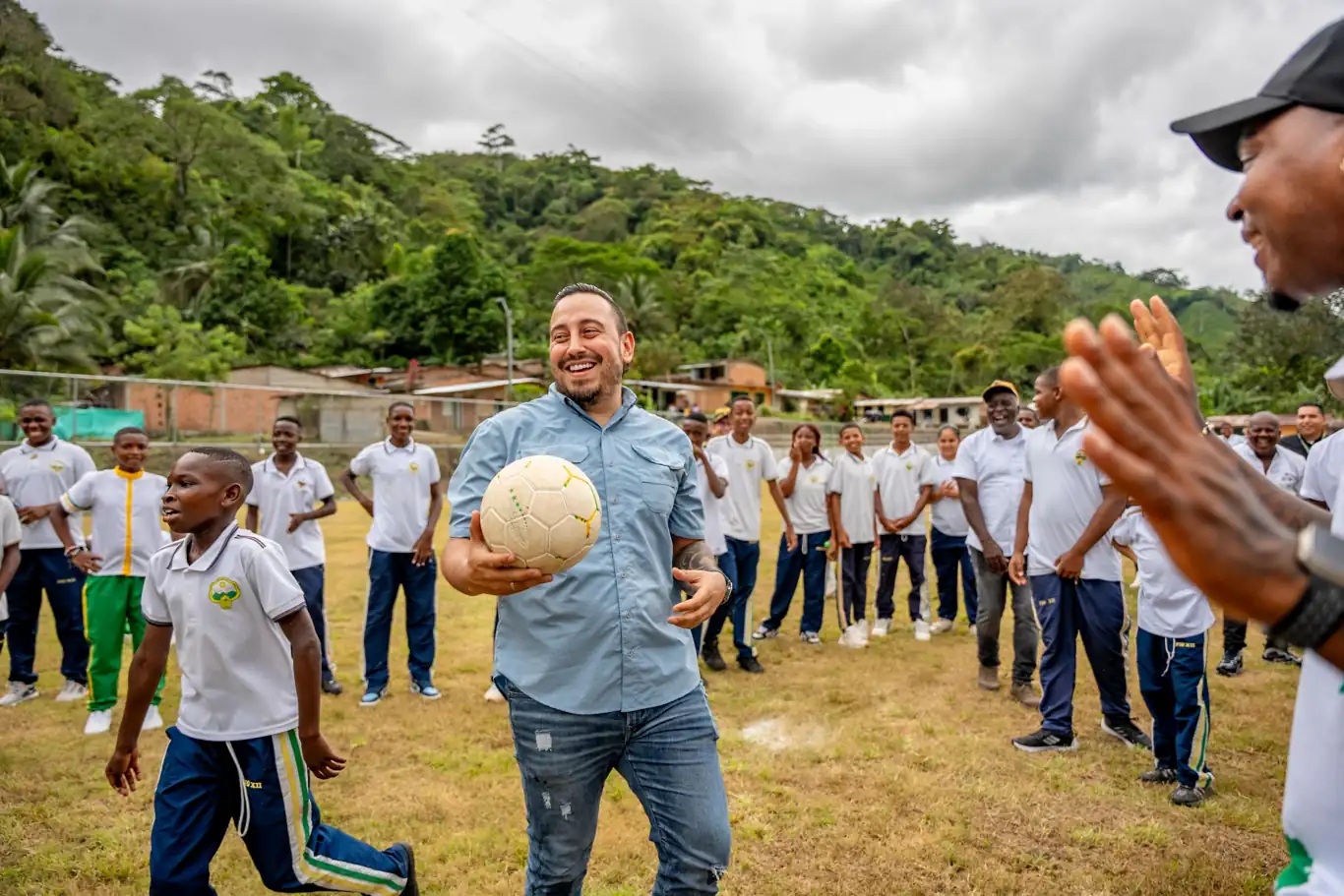 El gobernador Juan Diego Patiño se la juega por el deporte en Risaralda