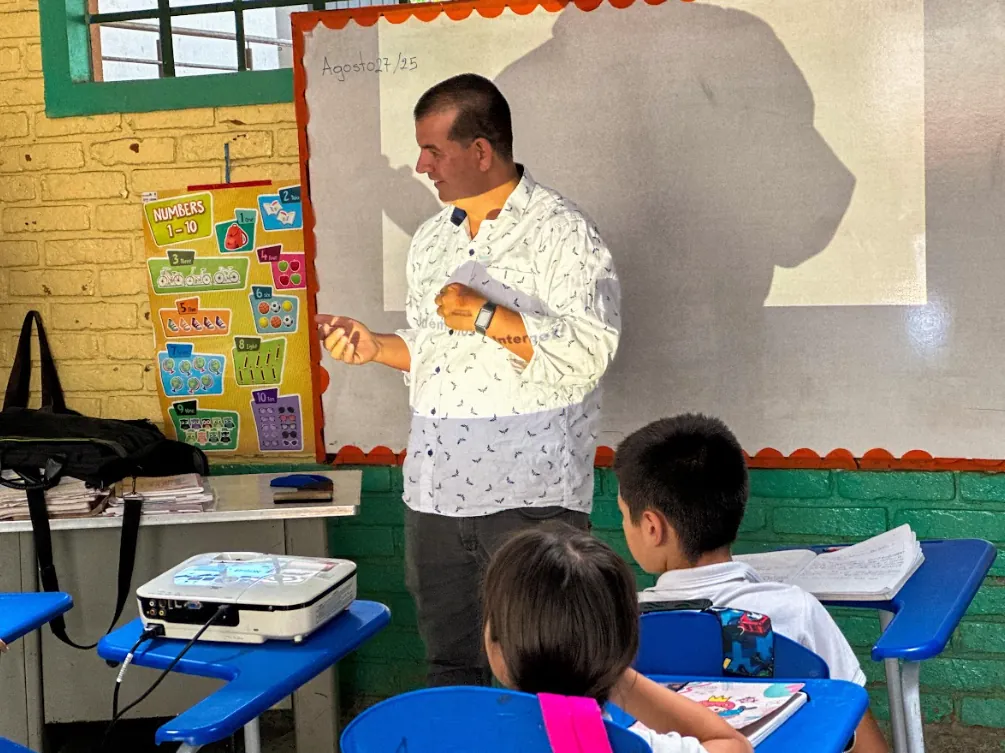 La Gobernación de Risaralda fortalece la ciberseguridad en Santuario, con charlas a estudiantes