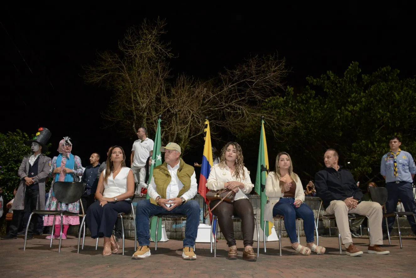 Con un luces y cultura, Dosquebradas celebró los 162 años de hermandad con Pereira