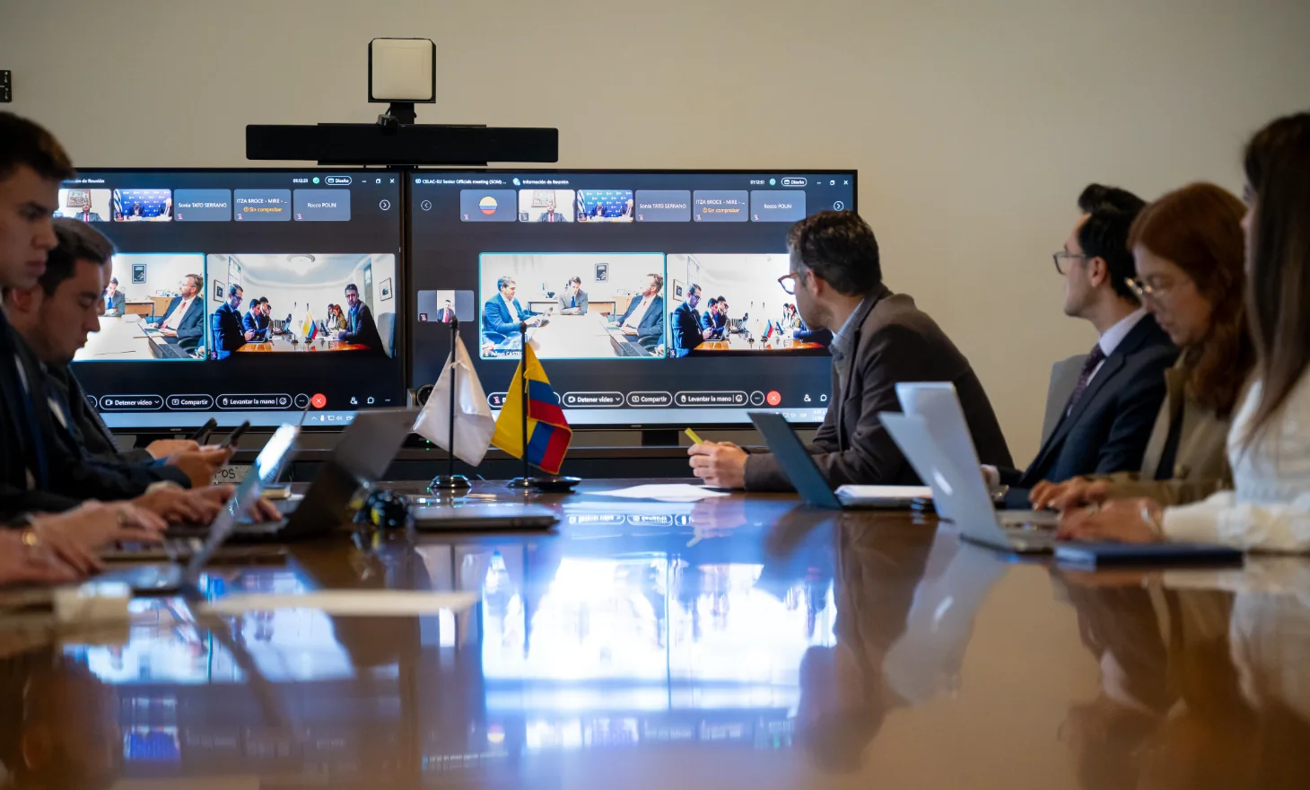 Con liderazgo y compromiso, Colombia fortalece la agenda birregional CELAC–UE en la Reunión de Altos Funcionarios (SOM)