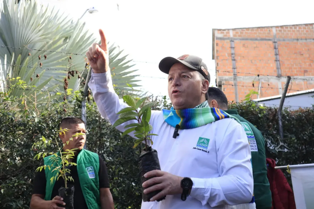 Director de la CARDER recorrió zonas protectoras en Sabaná para evaluar su conservación