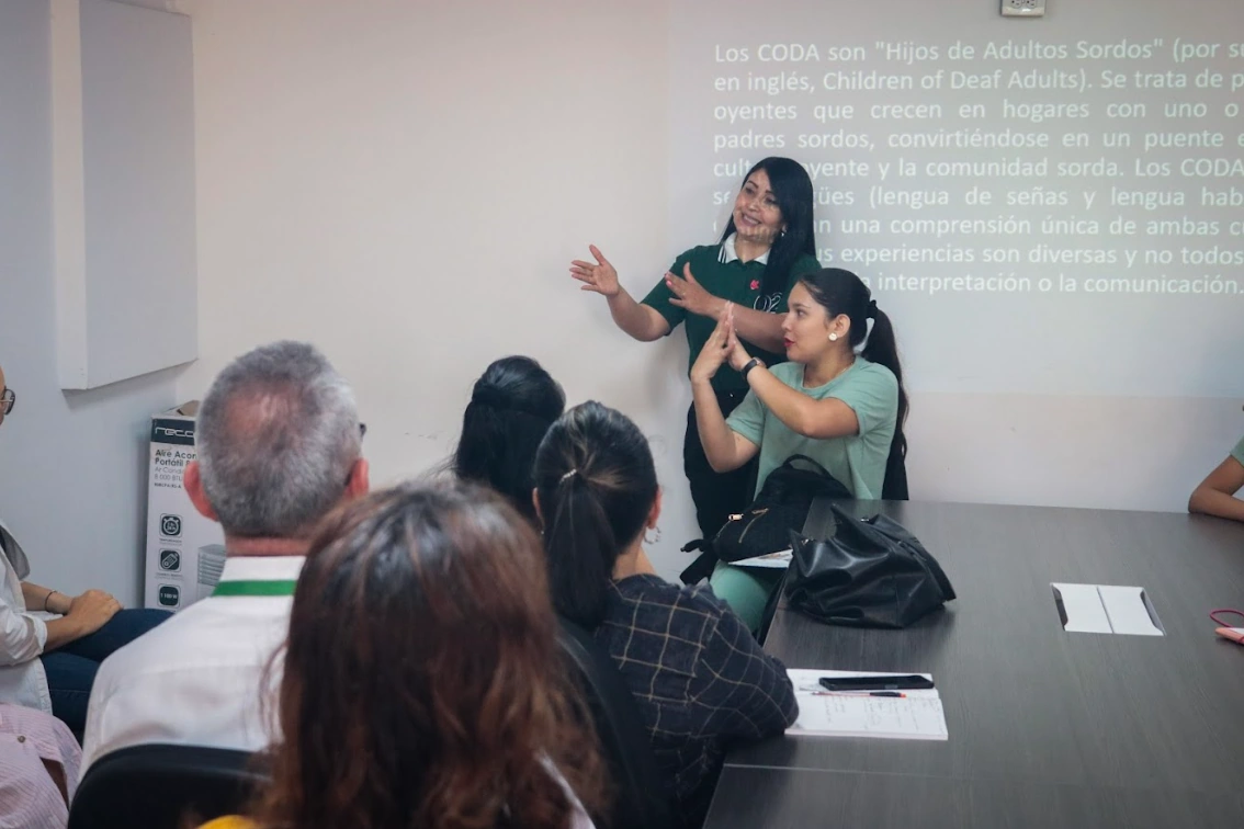 Gobernación de Risaralda fortalece la inclusión con talleres de sensibilización en lengua de señas