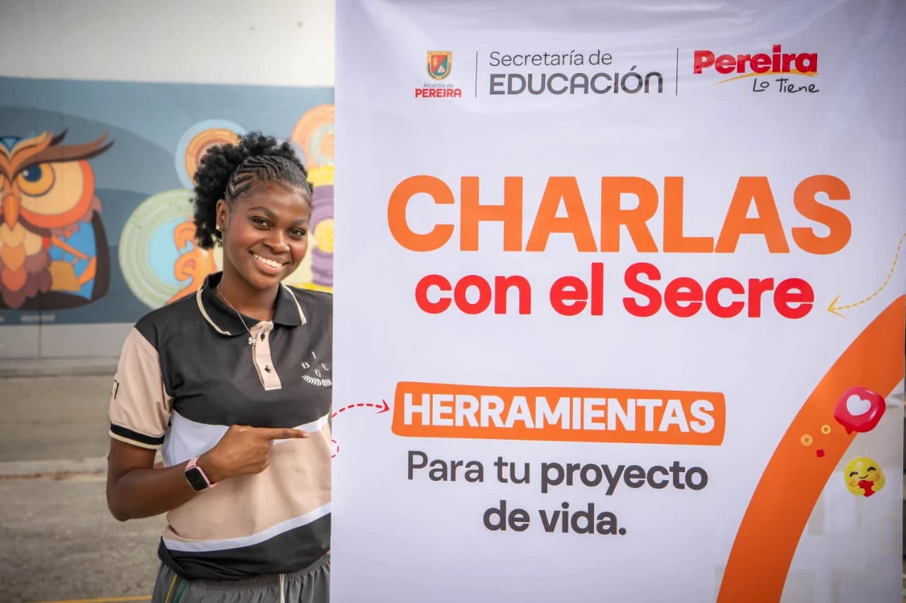 Las Charlas con El Secre de la Alcaldía de Pereira motivan a los jóvenes del Byron Gaviria