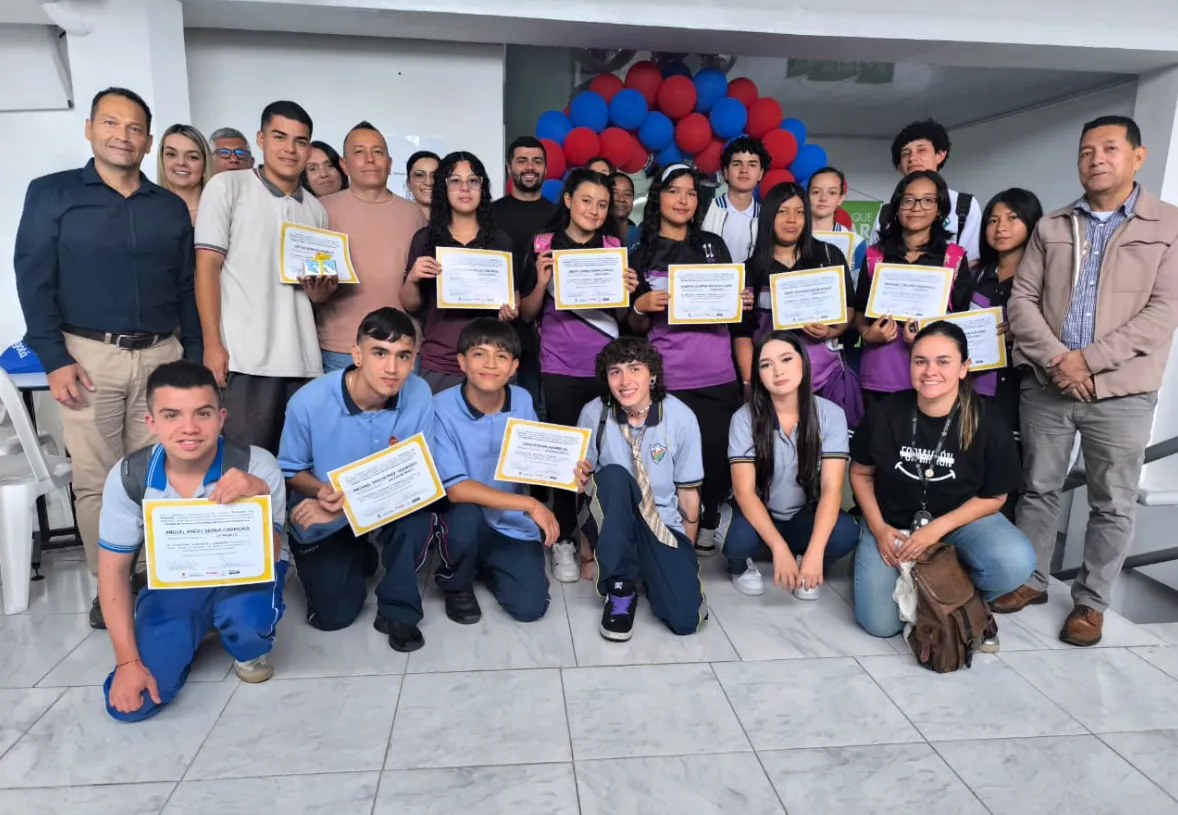Alcaldía de Pereira premia la innovación y la creatividad de los estudiantes
