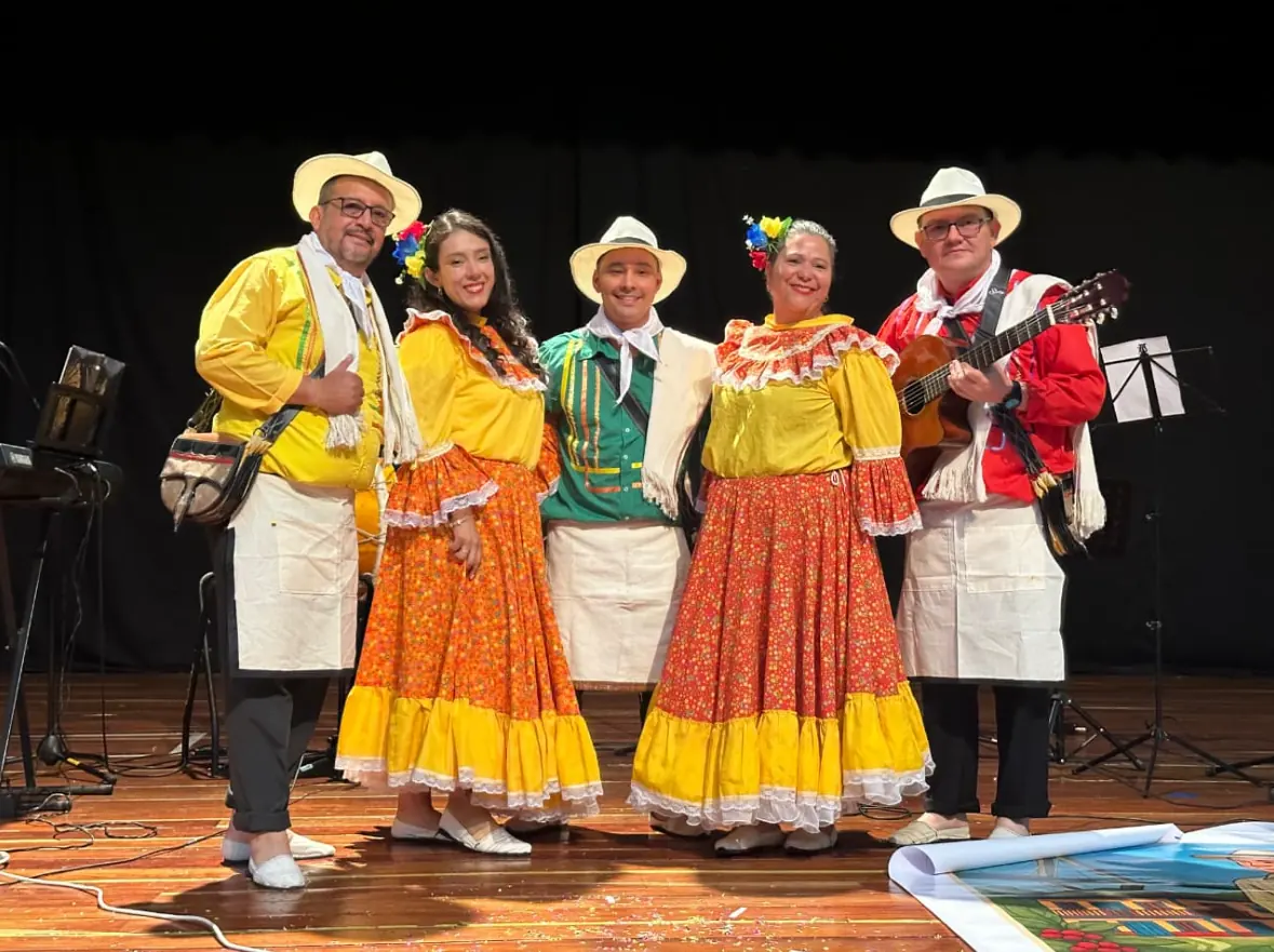 Docentes de Pereira mostraron su talento en el Encuentro Folclórico y Cultural promovido por la Alcaldía