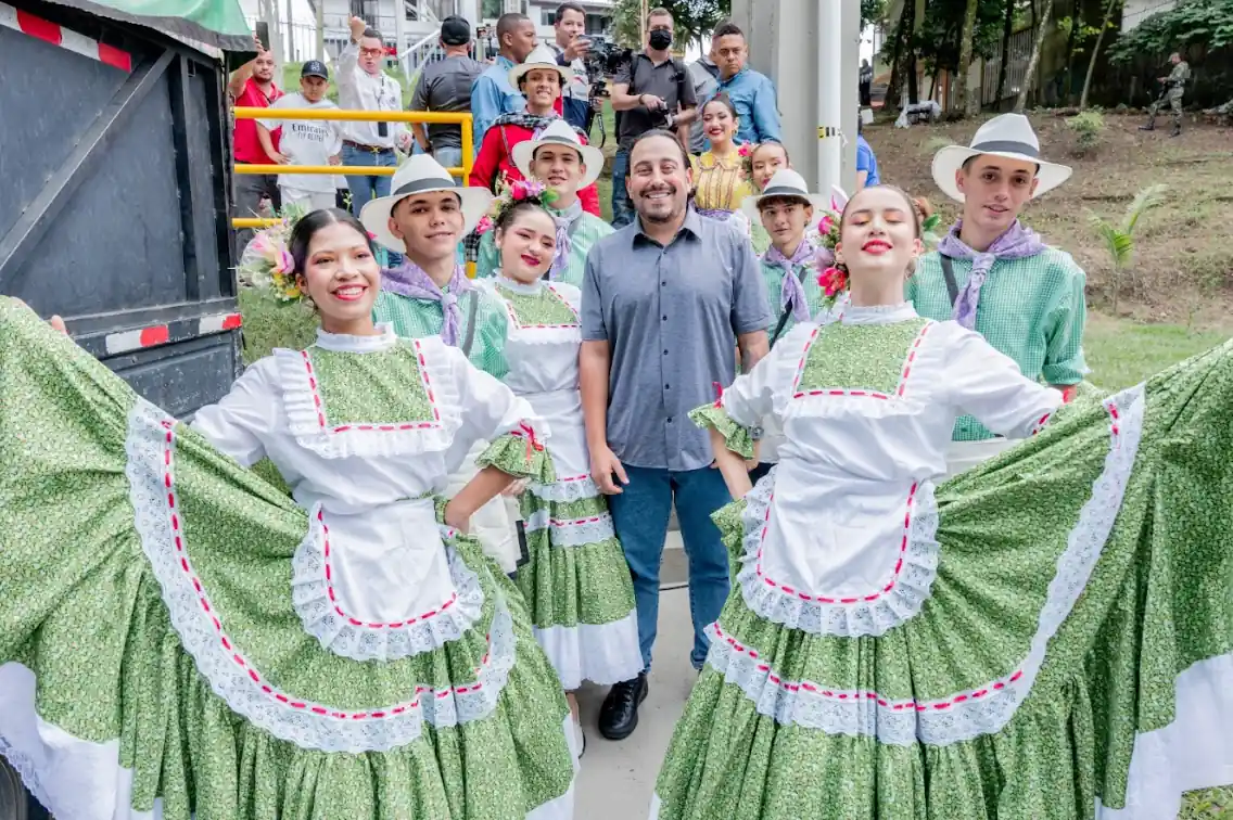 Gobernador de Risaralda premiará con 50 becas a los mejores resultados en las pruebas Saber 11