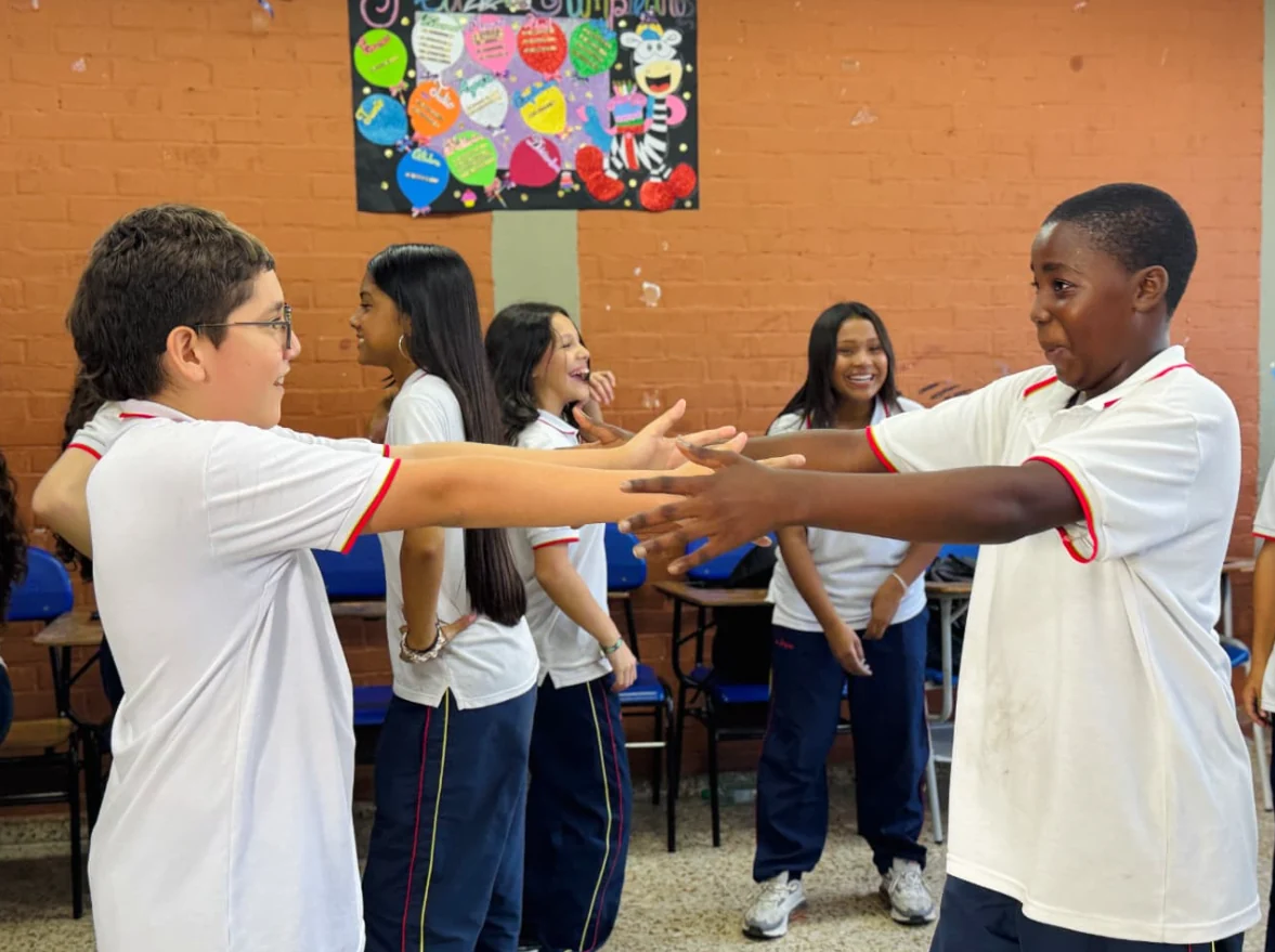 Alcalde Mauricio Salazar impulsa la Red de Escuelas de Arte Comunal: un millón de sueños en escena