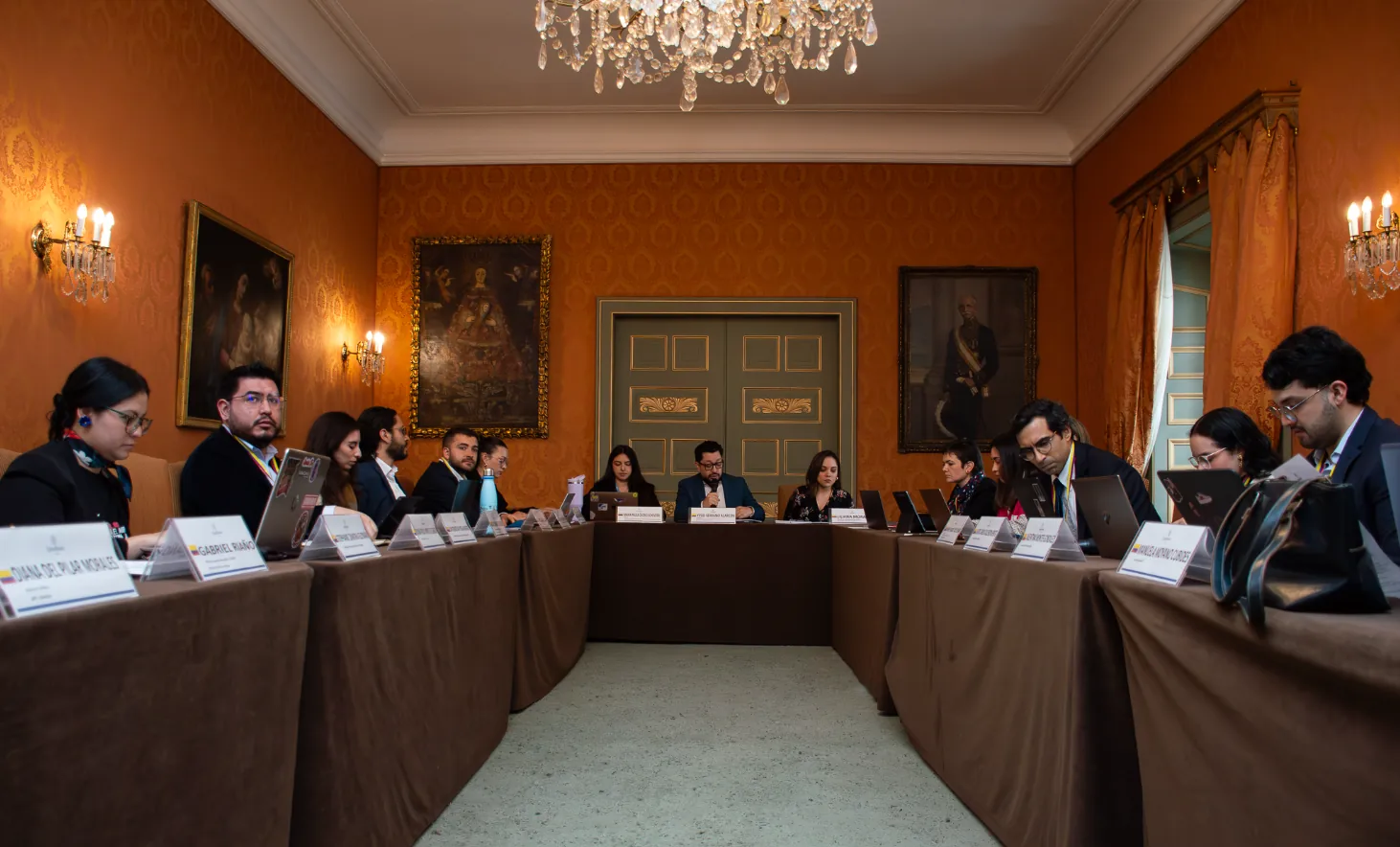 Cancillería y universidades unen voces para definir posición de Colombia en tratado internacional de derechos humanos y empresas