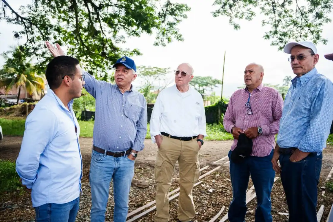 Gobernaciones de Risaralda y Caldas inspeccionan corredor férreo para impulsar el Tren del Café