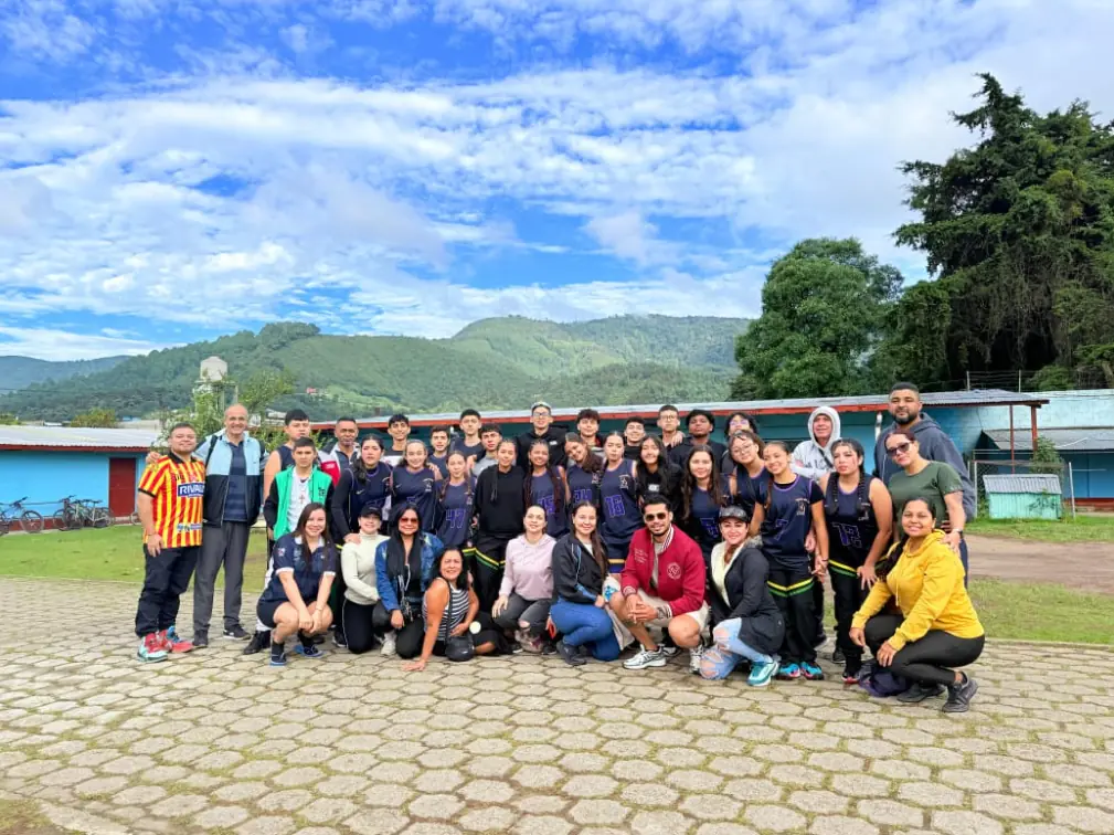 Colegio Pablo Sexto de Dosquebradas presento a Risaralda en torneo internacional de baloncesto, en Guatemala