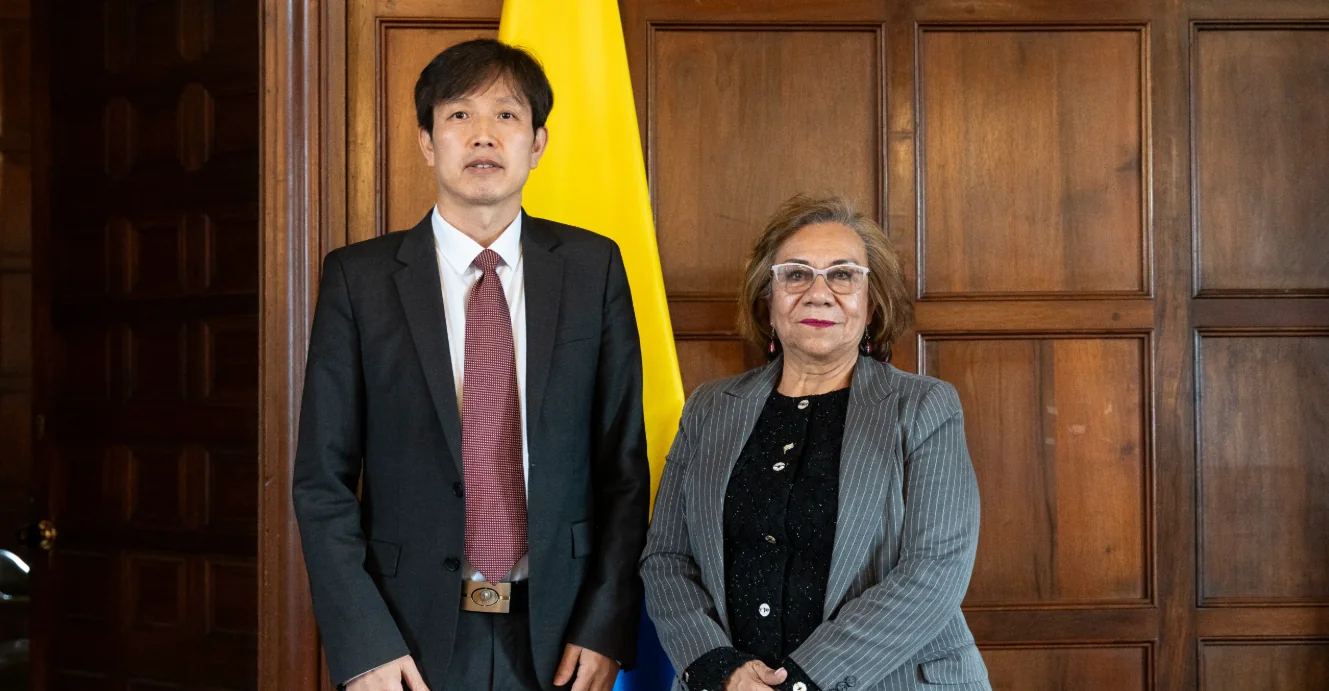 Canciller sostuvo reunión con el encargado de negocios de la República Popular China en Colombia
