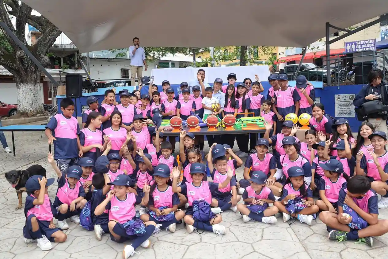 Pandi, Cundinamarca recibió implementación deportiva