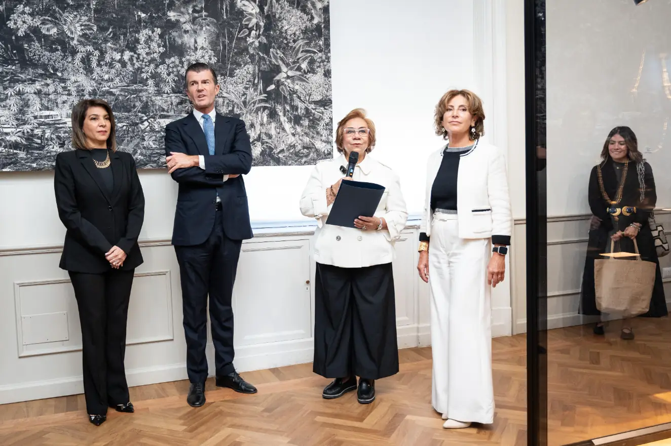 Canciller inaugura en Europa exposición que une arte, patrimonio y memoria ancestral colombiana