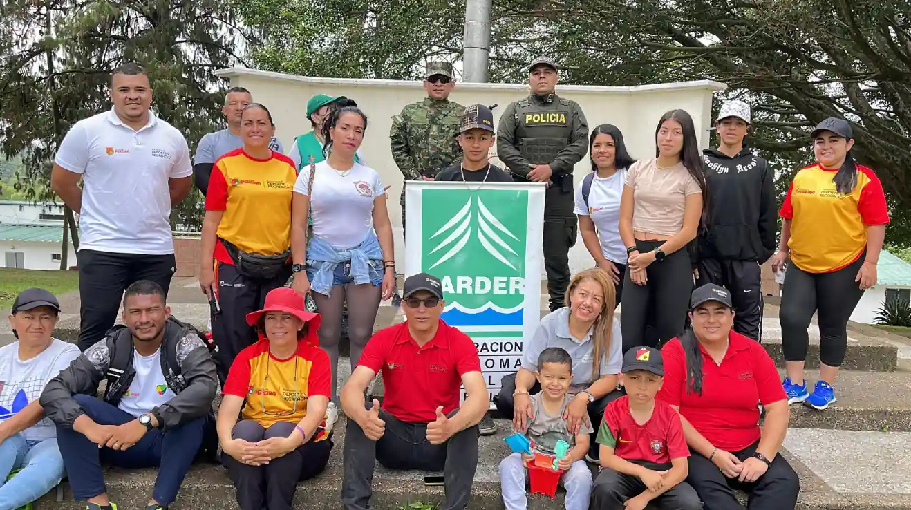 SECRETARÍA DE DEPORTE Y RECREACIÓN DE PEREIRA APOYA JORNADA DE REFORESTACIÓN
