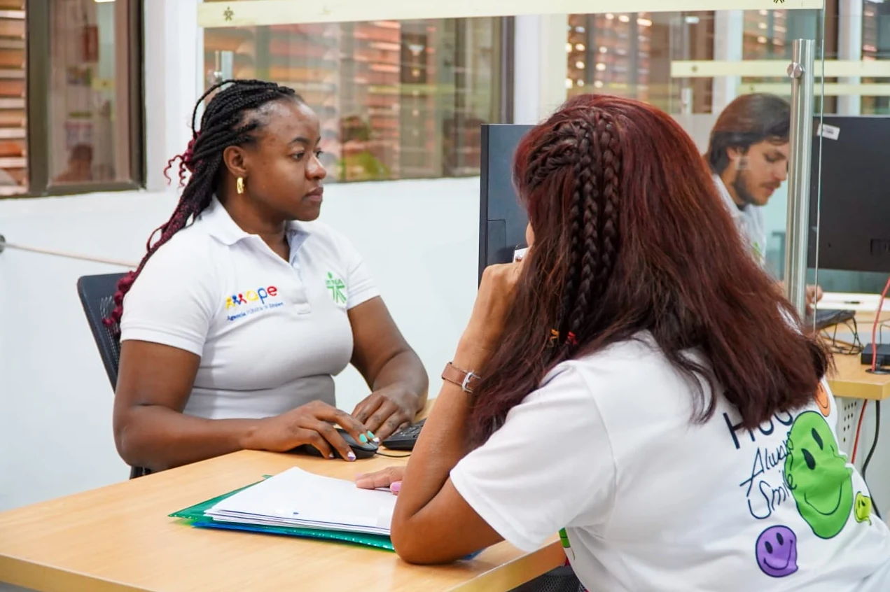 ¡Que no lo engañen! Nuestros servicios son públicos, gratuitos y sin intermediarios