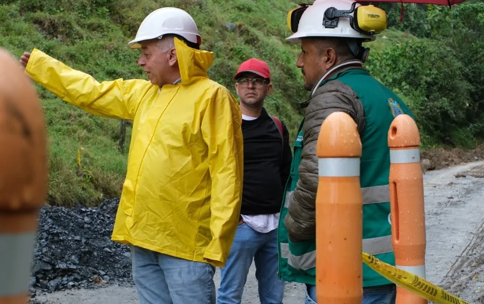 Avanza la pavimentación de 2 kilómetros en la vía Termales de Santa Rosa de Cabal