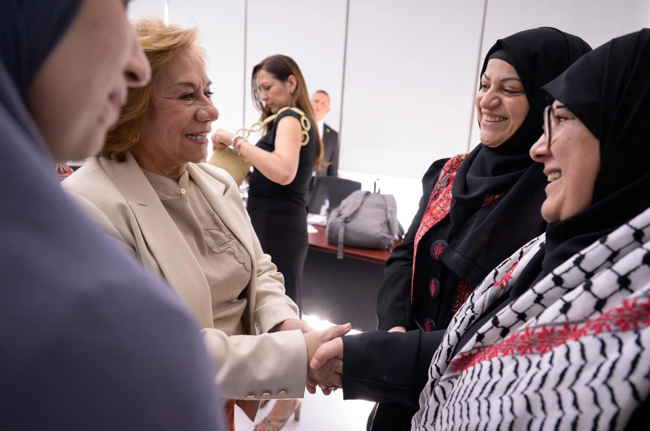 Canciller Rosa Yolanda Villavicencio se reunió con la comunidad colombiana en Qatar y reafirmó el compromiso del Gobierno con los connacionales en el exterior