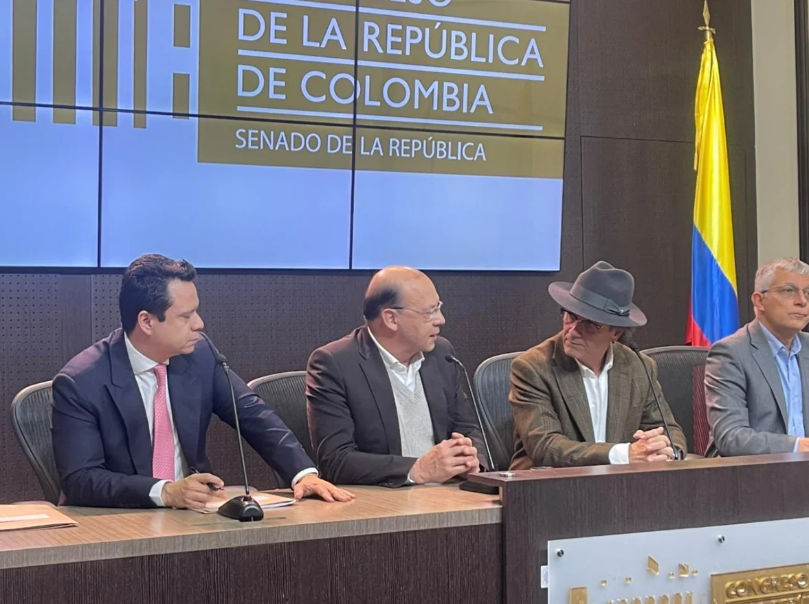 Petición al Congreso avalar el ingreso de Colombia al nuevo Banco de los países BRICS para ampliar el acceso a financiamiento global