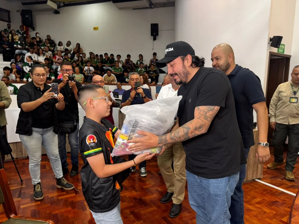 Gobernador sigue haciendo historia; ahora entregó kits nutricionales a los deportistas de la reserva deportiva del departamento