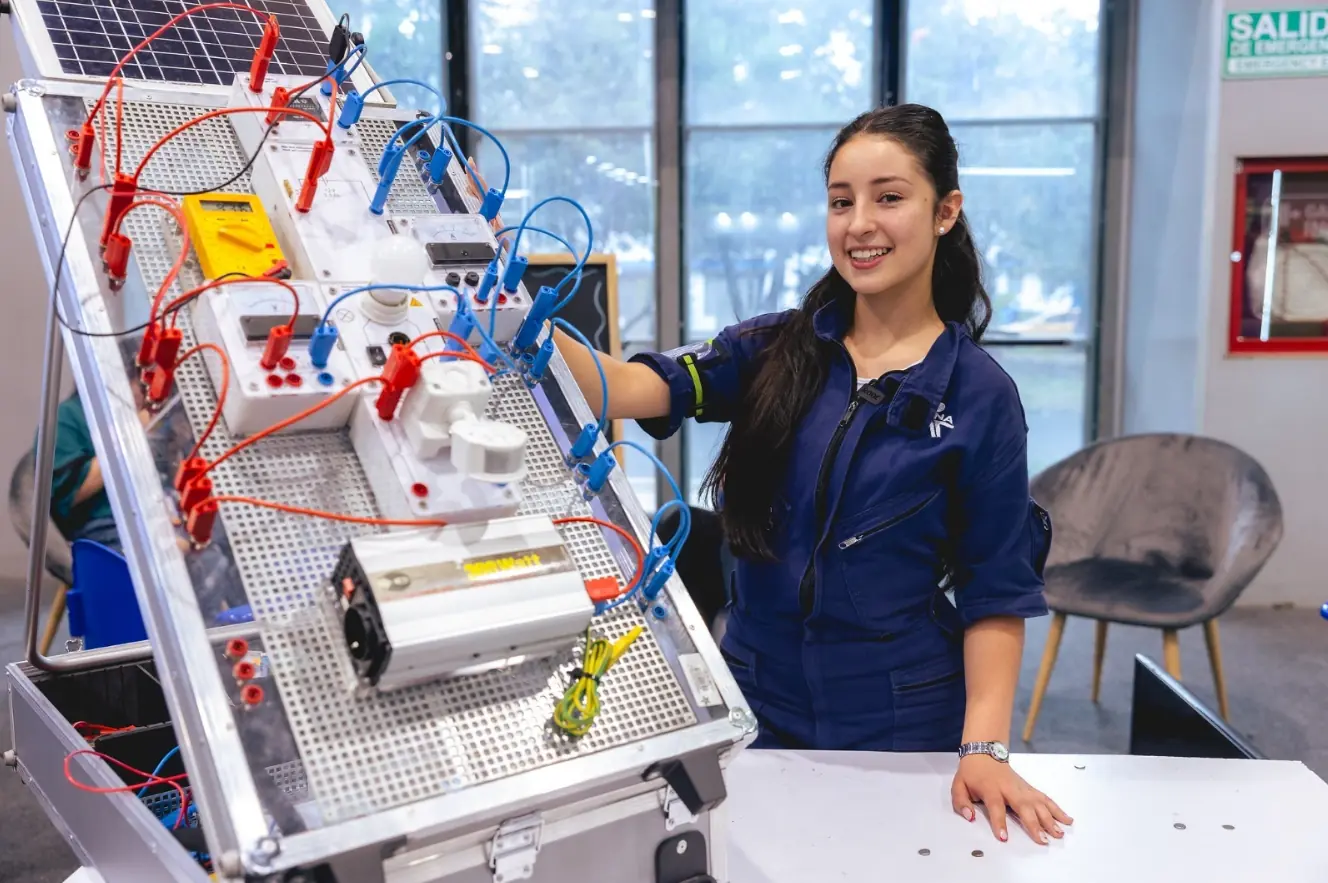 Más mujeres con empleo formal: el SENA impulsa su participaciónen la economía del país