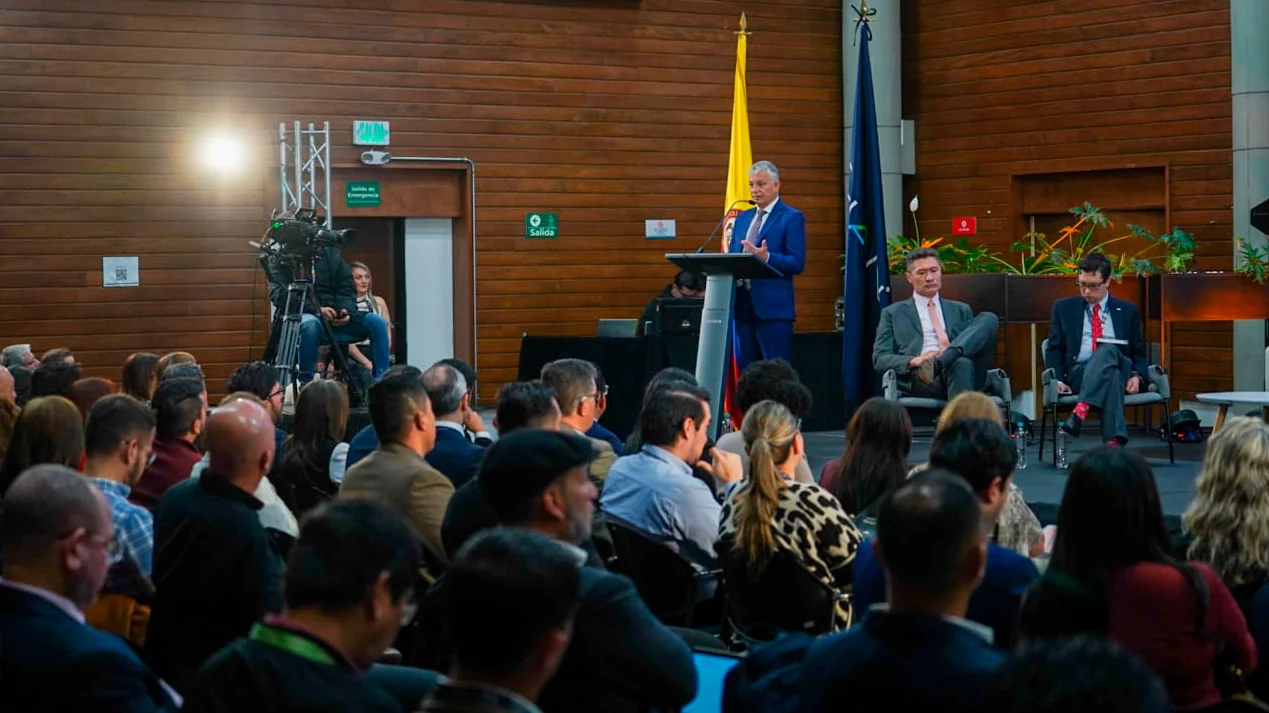 Entre enero y octubre de 2025 la Dian recaudó $249,1 billones, equivalentes al 97,1% de la meta para el periodo