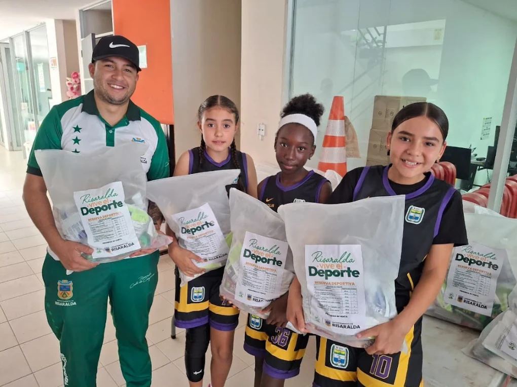 Deportistas de los 14 municipios recibieron kits nutricionales de la Gobernación de Risaralda