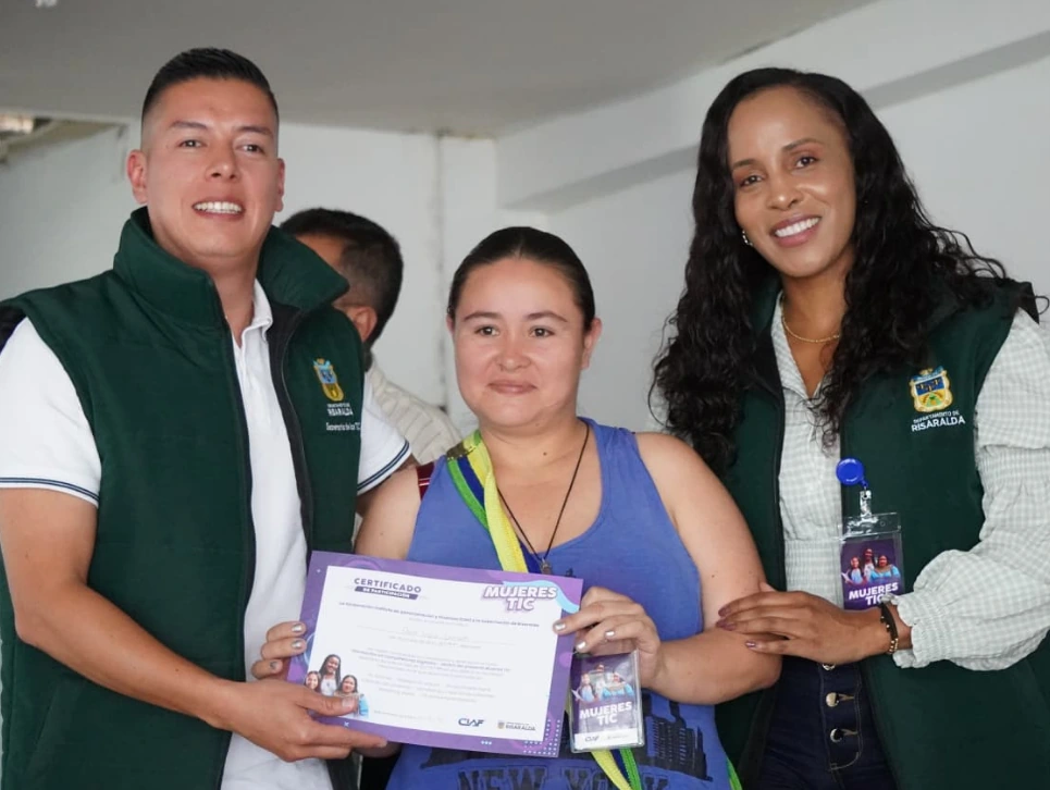 42 mujeres del municipio de Belén de Umbría fueron certificadas en habilidades digitales