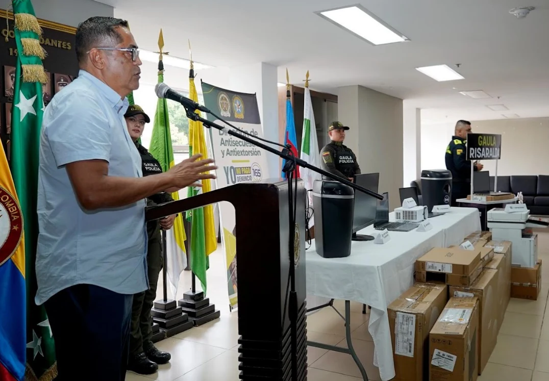 Gobernación de Risaralda entrega dotación tecnológica para fortalecer la seguridad y la convivencia en el departamento