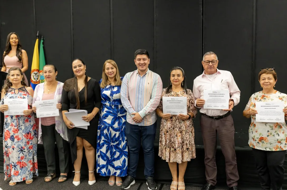 600 servidores fueron exaltados por su tiempo de servicio al sistema educativo de Risaralda