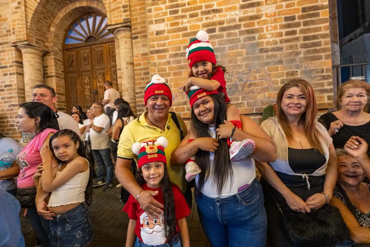 PEREIRA SE CAMINA Y SE VIVE EN NAVIDAD