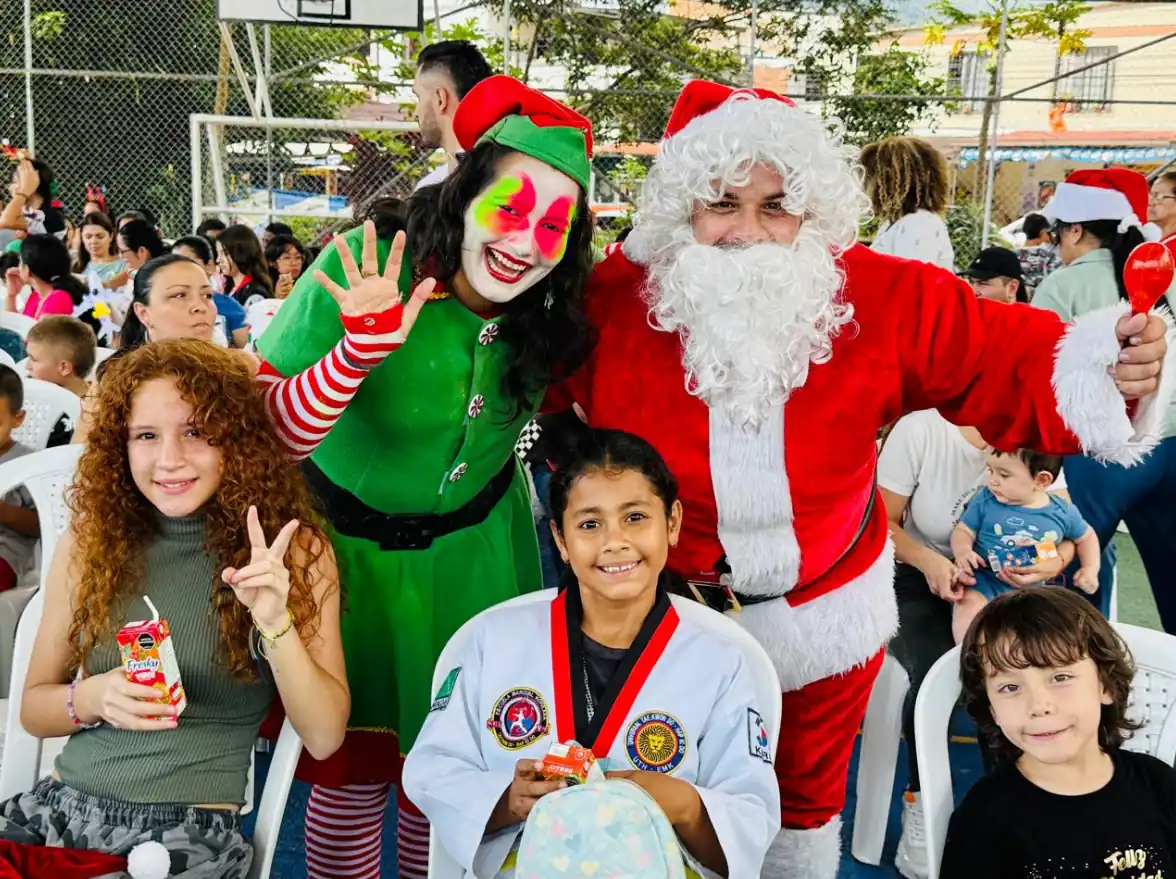 La magia de la Navidad se vivió en la Comuna El Poblado con dos grandes novenas que reunieron a más de 1.000 niños
