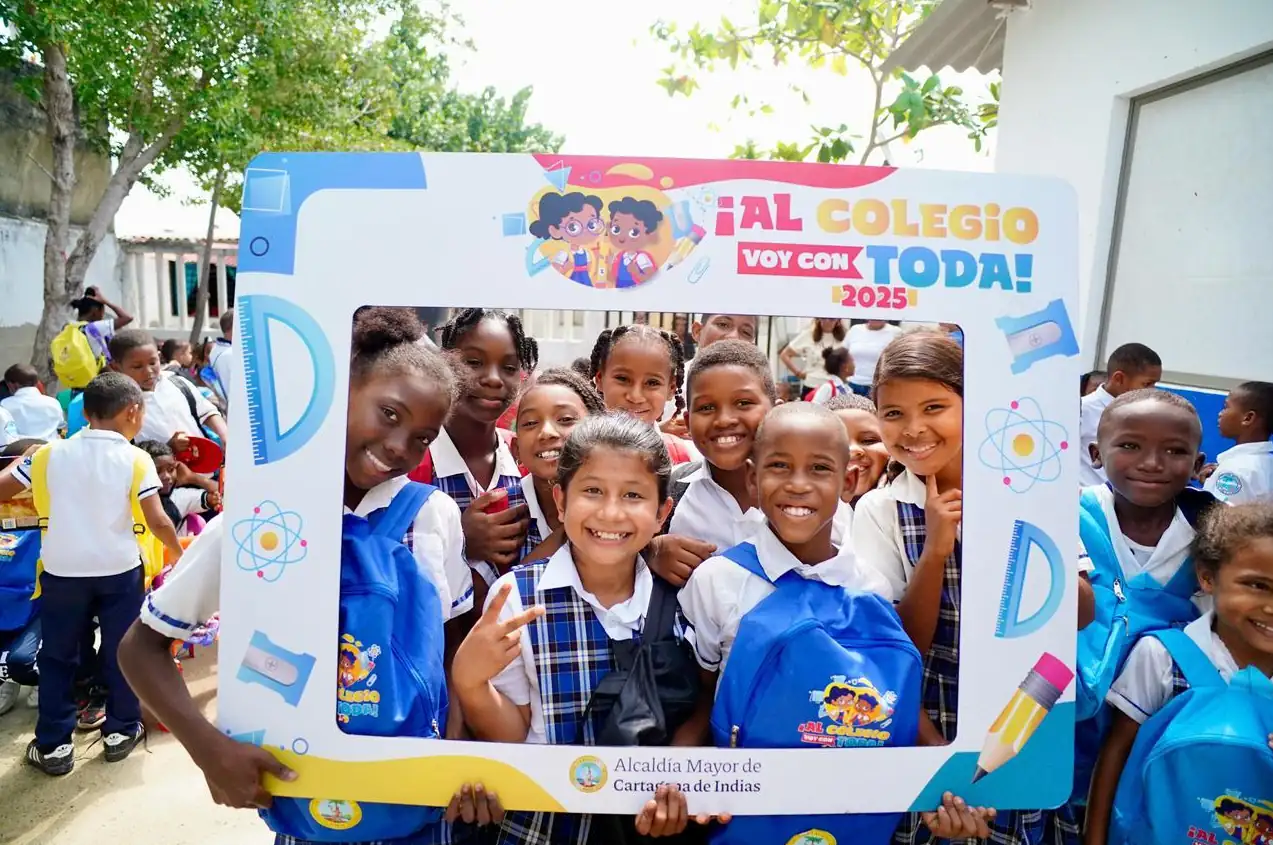 Tras entregar más de 12.000 kits escolares en 2025, vuelve ‘Al Colegio Voy Con Toda’: La campaña que impulsa el regreso a clases de la niñez cartagenera